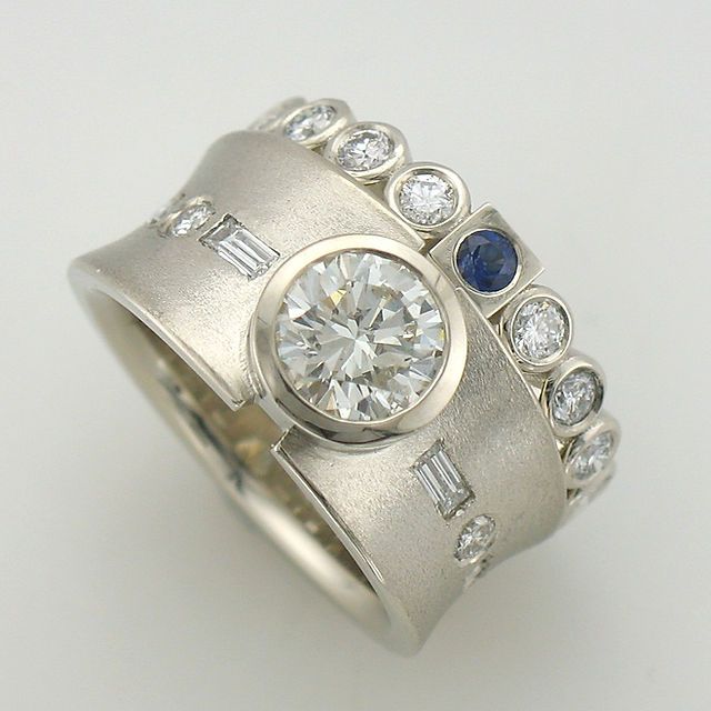 Vintage Silver Zirconia Inlaid Ring