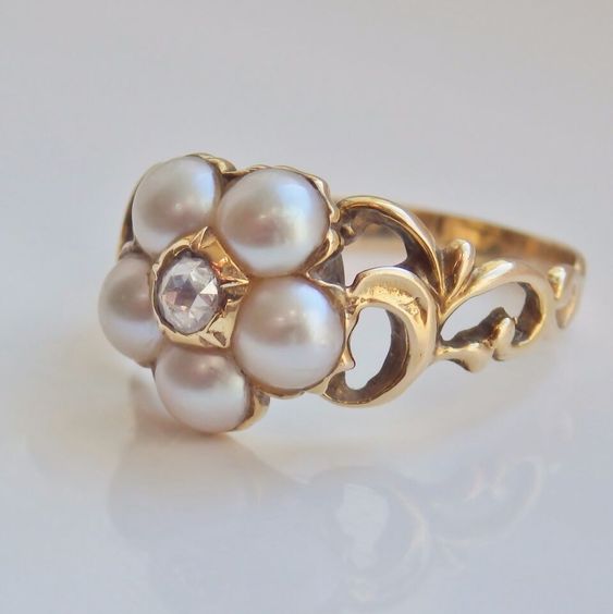 Vintage Flower Pearl Golden Ring