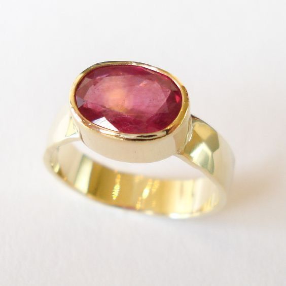 Vintage Red Golden Ring