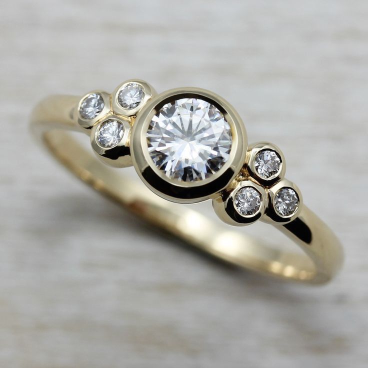 Vintage Crystaline Rounded Gold Ring