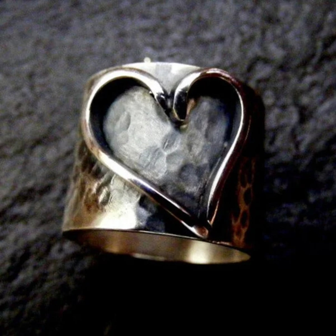 Vintage Silver Deep Heart Ring