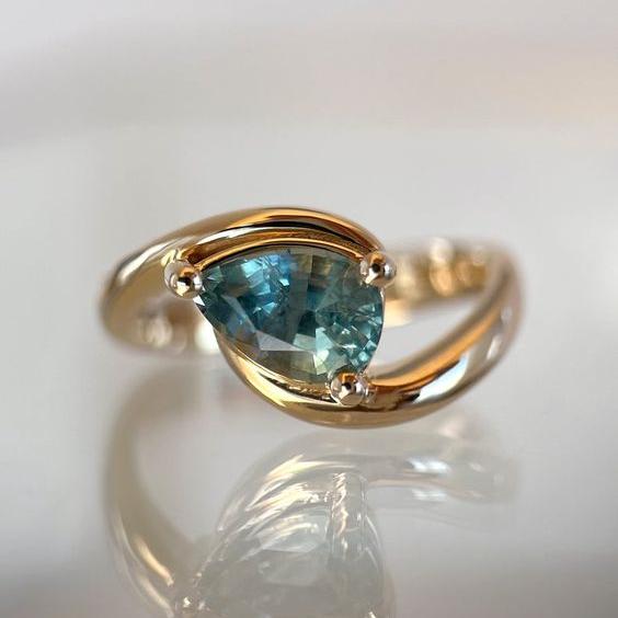 Vintage Blue Glass Wavy Gold Ring