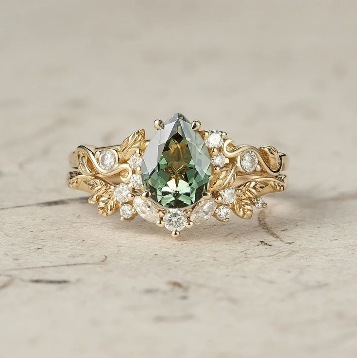 Vintage Green Zirconia Gold Ring