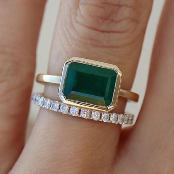 Vintage Green Glass Gold Ring Set