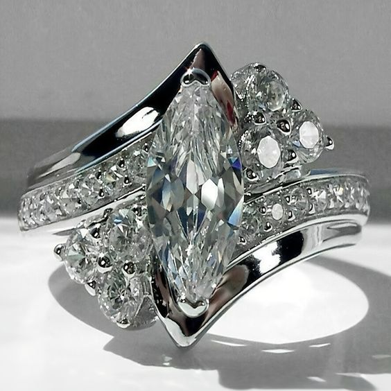 Vintage Crystaline Silver Ring