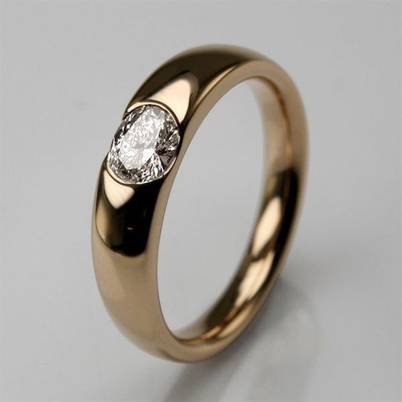 Vintage Inlaid White Crystal Gold Ring