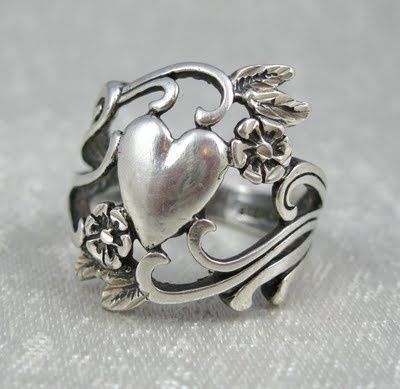 Vintage Silver Flower Heart Ring