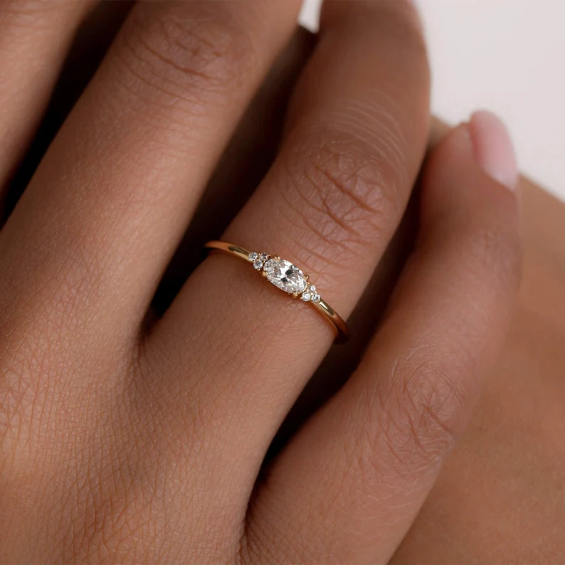 Vintage Small Zirconia Cut Golden Ring