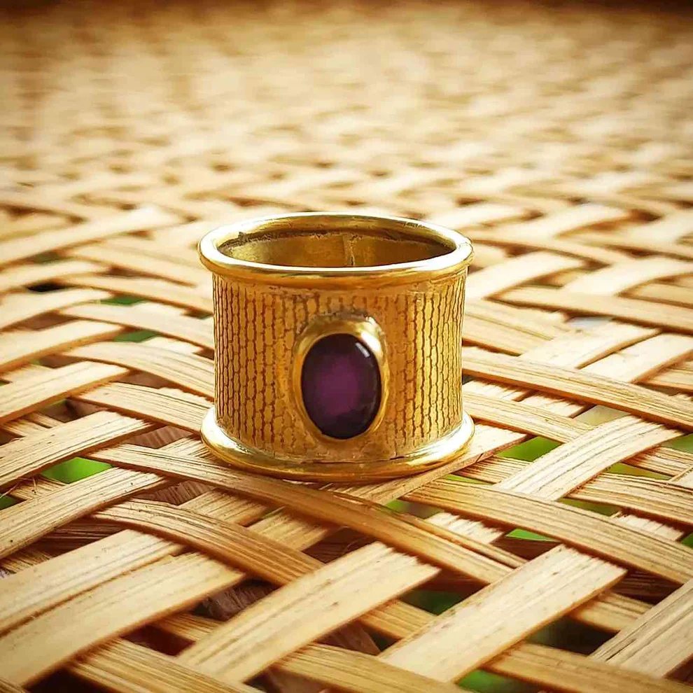 Vintage Inlaid Stone Gold Ring