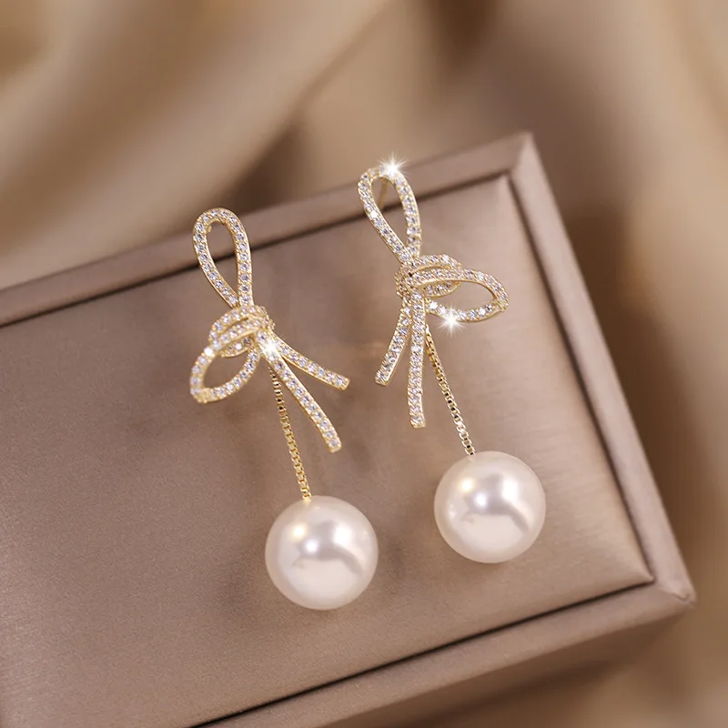 Elegant Bright Bow Pearl Earrings