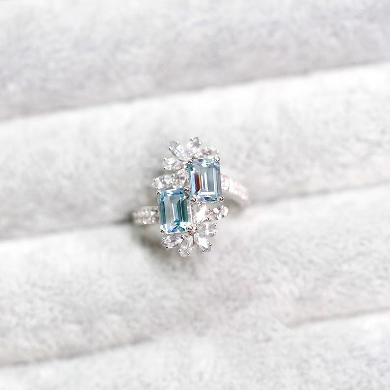 Vintage Blue Crystal Silver Zirconia Ring