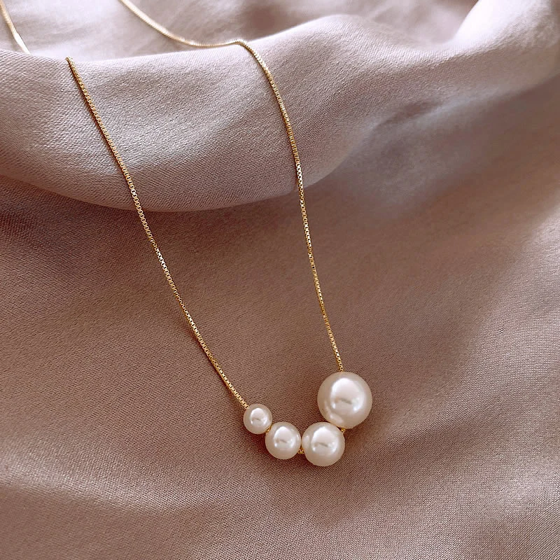 Elegant Golden Pearl Necklace