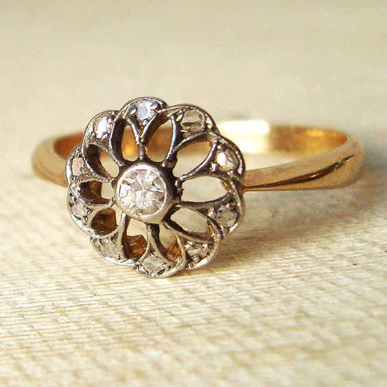 Vintage Crystal Daisy Ring