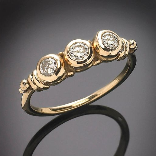 Vintage Inlaid Zirconia Golden Ring