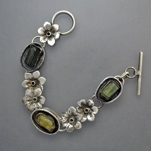 Vintage Green Stone Flower Bracelet