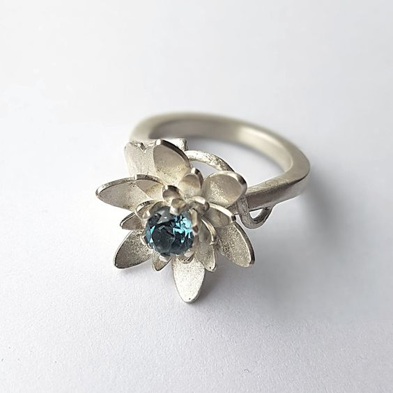 Vintage Silver Flower Zirconia Ring