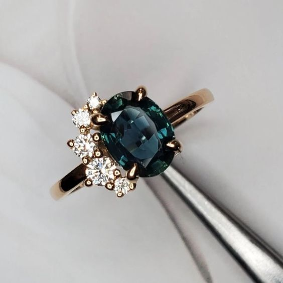 Vintage Blue Crystal & Zirconia Ring