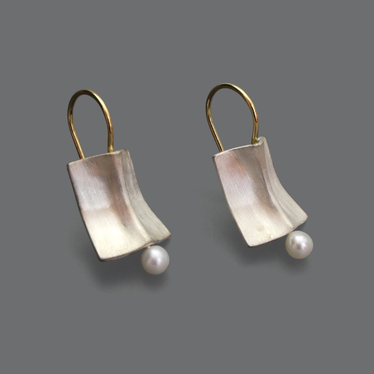 Vintage Silver Plated Pearl Earrings