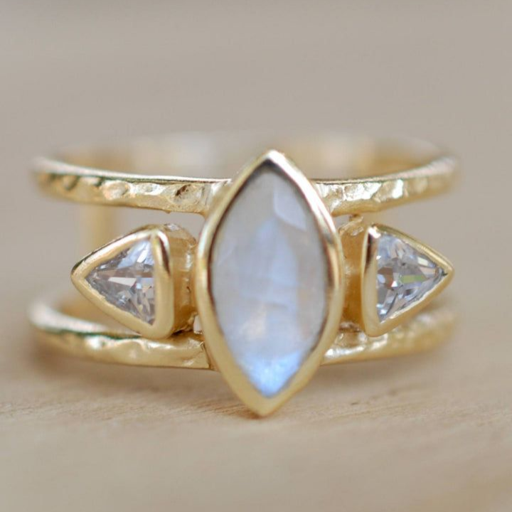 Vintage White Oval Stone Gold Ring