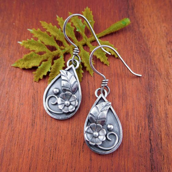 Vintage Drop Flower Silver Earrings