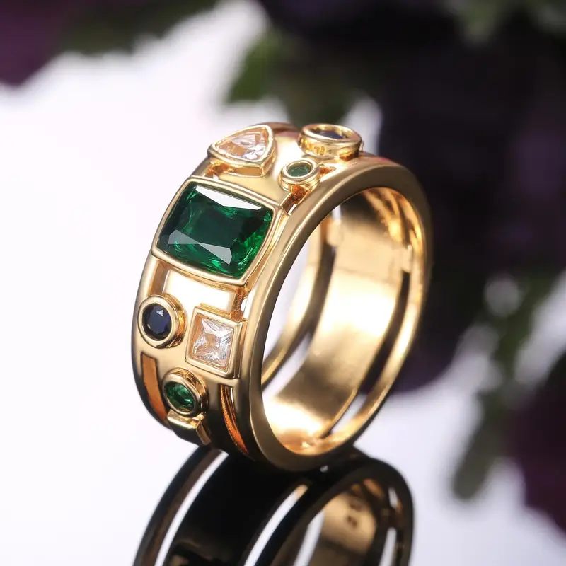 Vintage Green & White Inlaid Stone Gold Ring