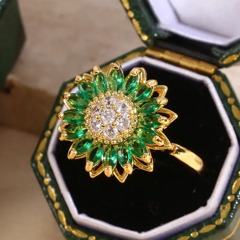 Vintage Green Flower Crystal Gold Ring