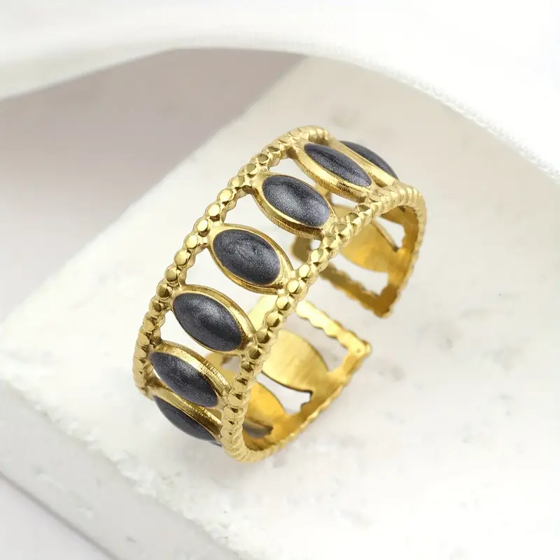 Vintage Black Gold Ring