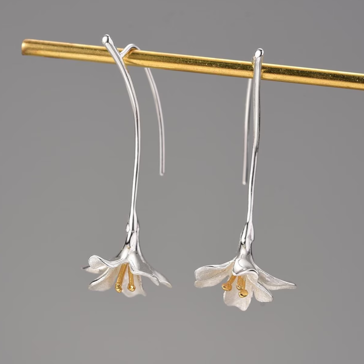 Vintage Dangling Silver Blossom Earrings