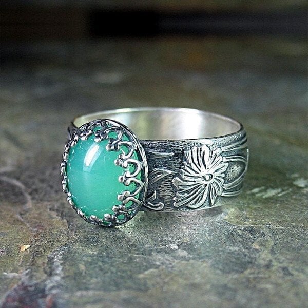 Carved Flower Emerald Ring