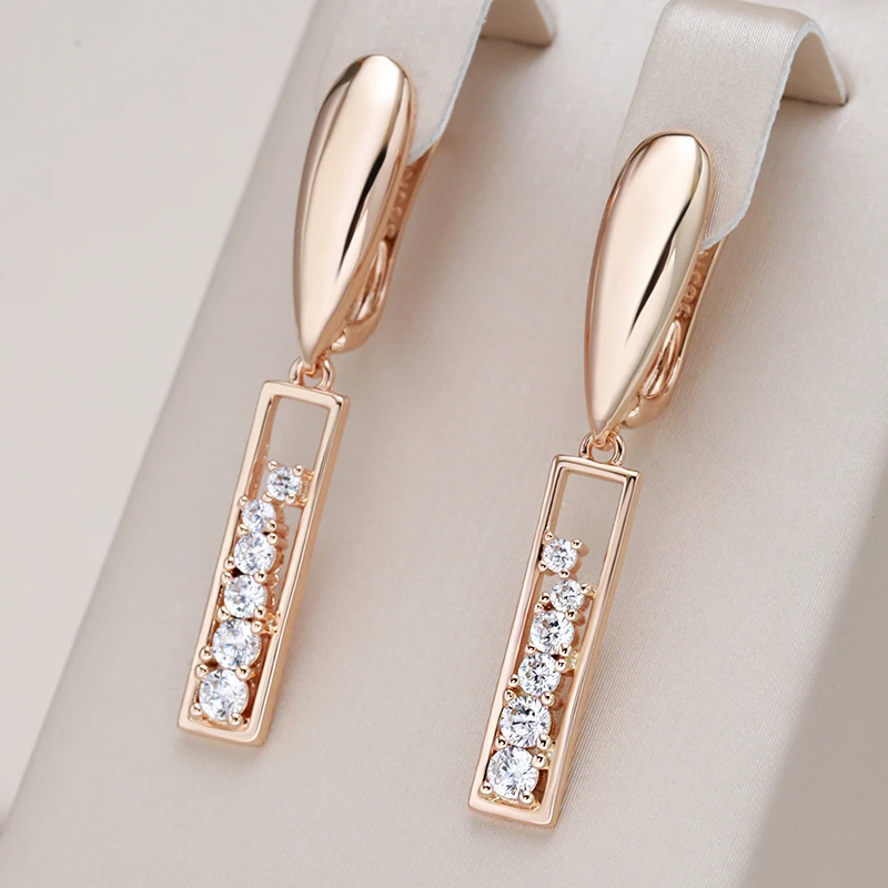 Hollow Rectangular Earrings with Zirconia in Gold