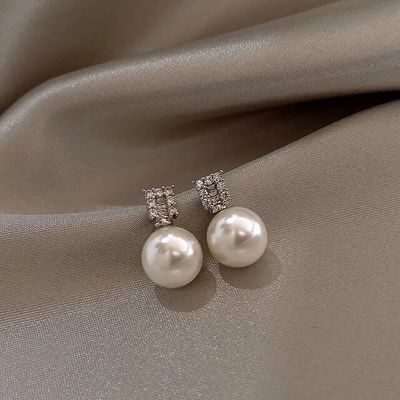 Elegant Zirconia Pearl Earrings