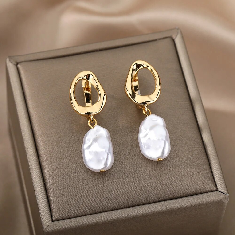 Elegant Baroque Pearl Earrings