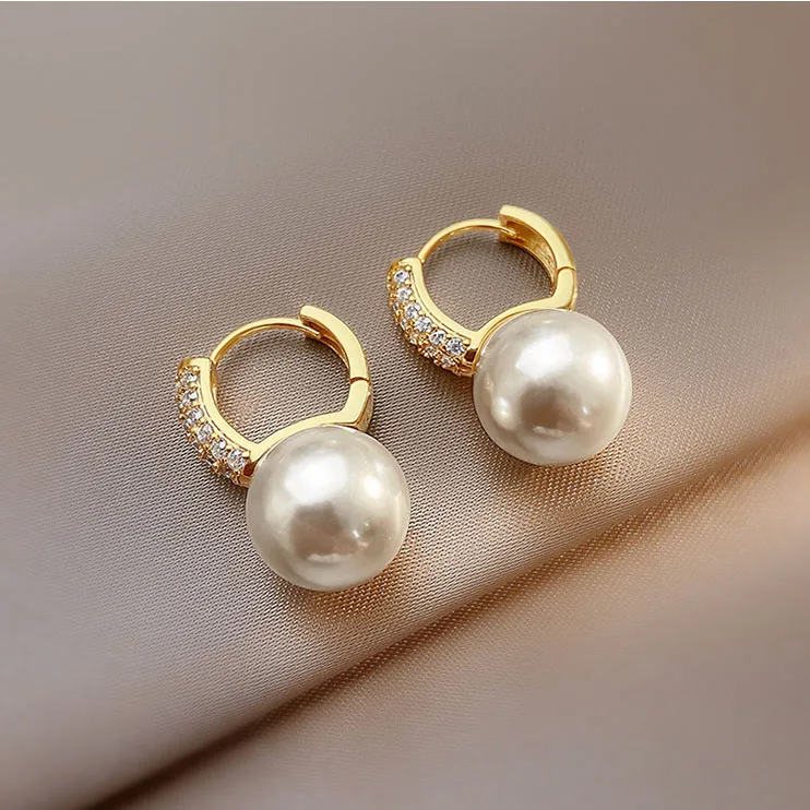 Elegant Gold Zirconia Pearl Earrings