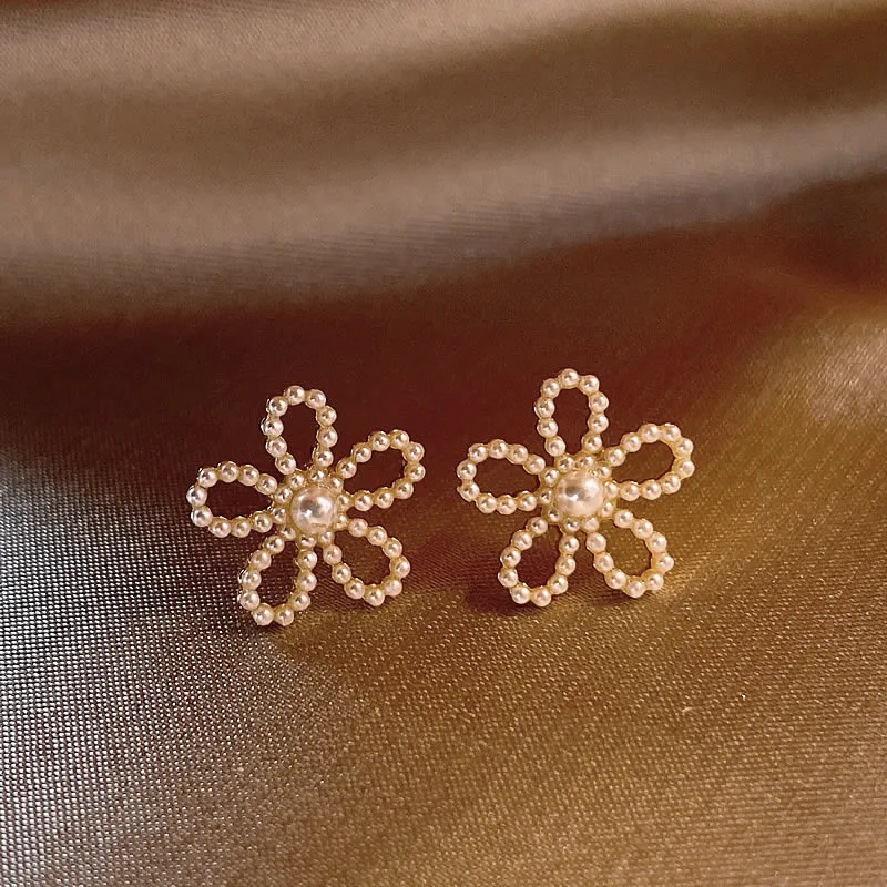 Elegant Pearl Blossom Earrings