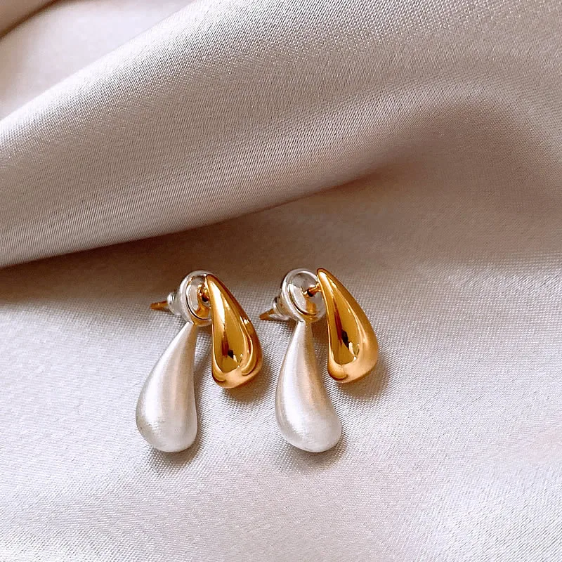 Elegant Drop Pearl Gold Earrings