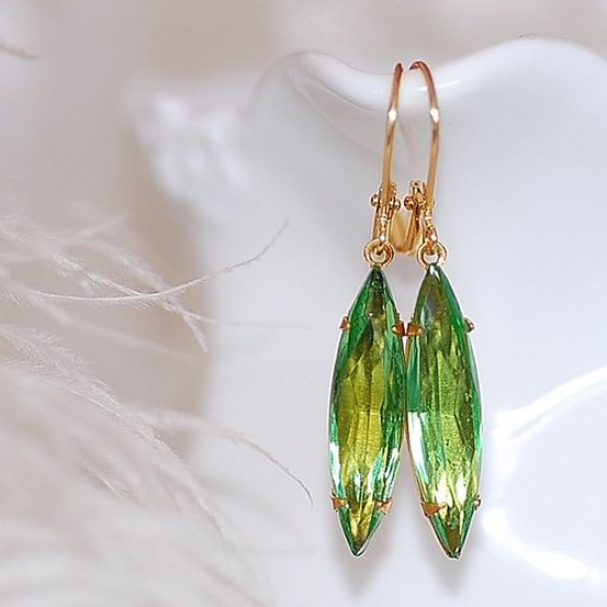 Vintage Green Stone Dangling Earrings